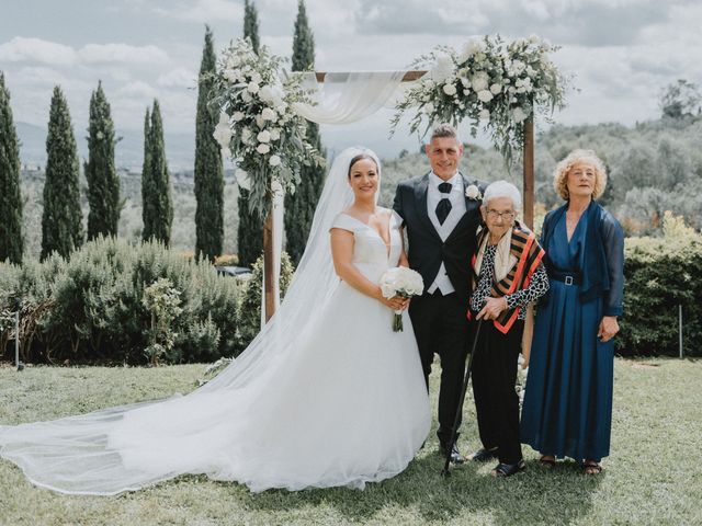 Il matrimonio di Luca e Veronica a Carmignano, Prato 8