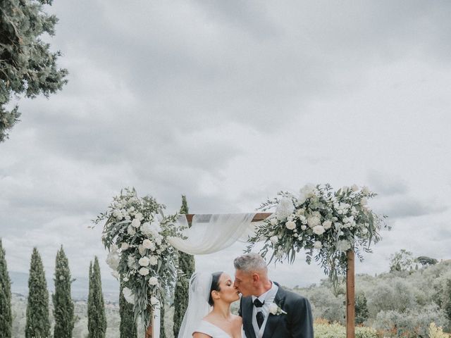 Il matrimonio di Luca e Veronica a Carmignano, Prato 13
