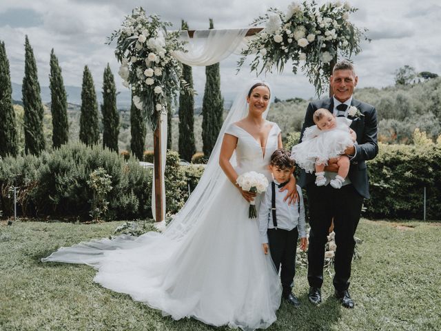 Il matrimonio di Luca e Veronica a Carmignano, Prato 15