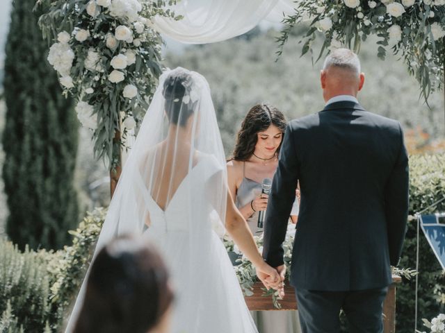 Il matrimonio di Luca e Veronica a Carmignano, Prato 16