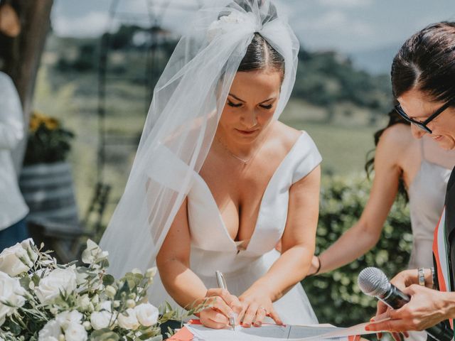 Il matrimonio di Luca e Veronica a Carmignano, Prato 18