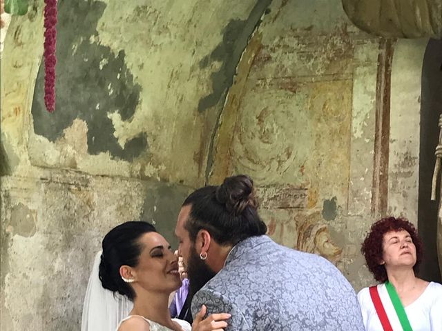 Il matrimonio di Marco  e Lara a Pietrasanta, Lucca 17