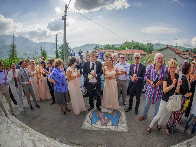 Il matrimonio di Maicol e Daniela a Castelnuovo di Garfagnana, Lucca 28