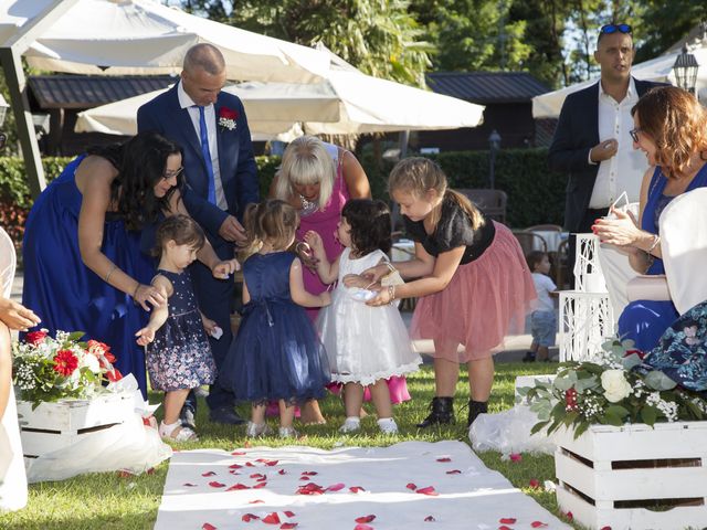 Il matrimonio di Gianluca e Daniela a Cogliate, Monza e Brianza 15