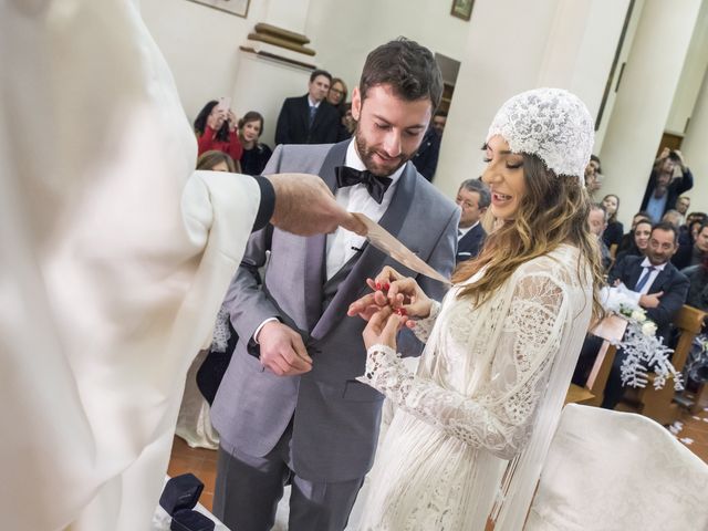 Il matrimonio di Daniele e Valeria a Serra Sant&apos;Abbondio, Pesaro - Urbino 14