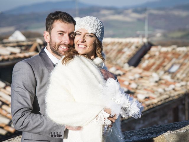 Il matrimonio di Daniele e Valeria a Serra Sant&apos;Abbondio, Pesaro - Urbino 23