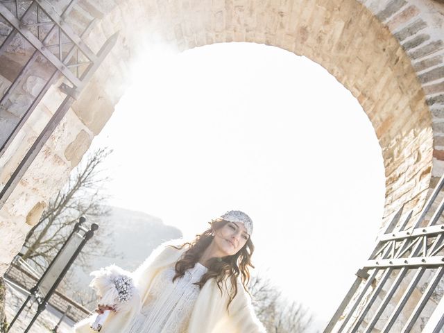 Il matrimonio di Daniele e Valeria a Serra Sant&apos;Abbondio, Pesaro - Urbino 28