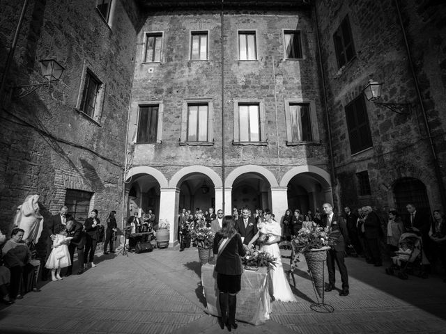 Il matrimonio di Valerio e Martina a Sutri, Viterbo 23