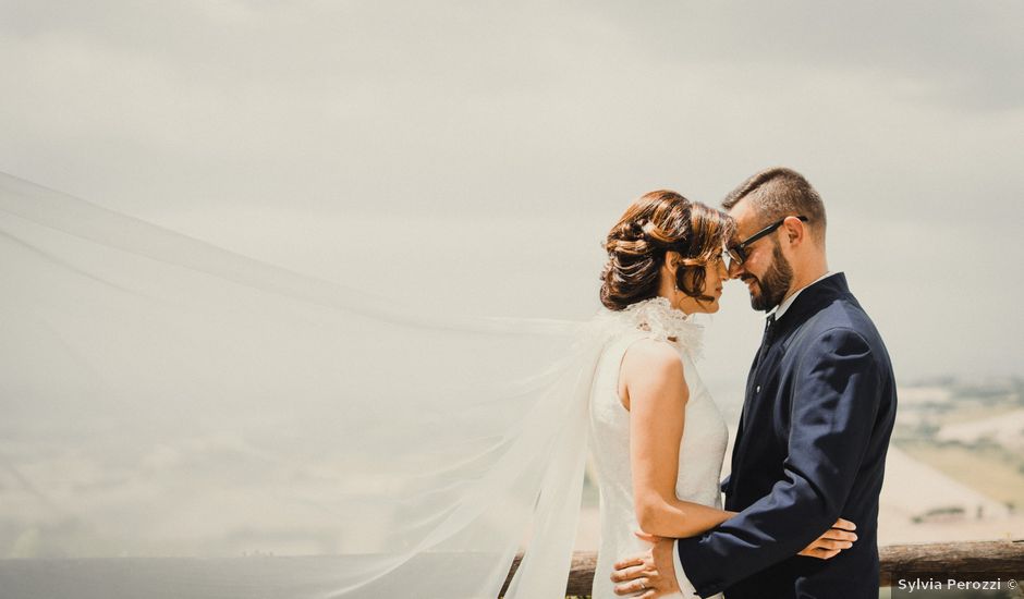 Il matrimonio di Alice e Alessandro a Montecosaro, Macerata
