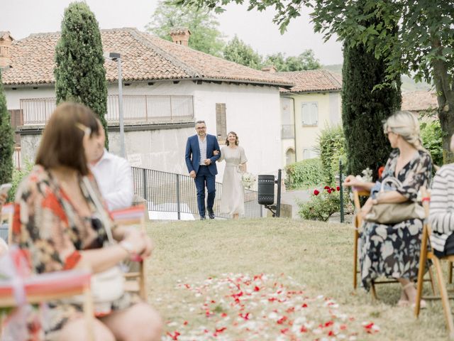 Il matrimonio di Davide e Elena a Neviglie, Cuneo 16