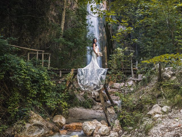 Il matrimonio di Luigi e Mena a Bacoli, Napoli 16