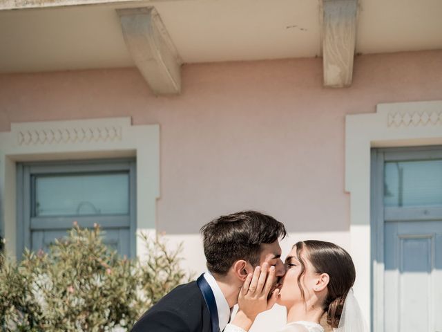 Il matrimonio di Matteo e Benedetta a Città Sant&apos;Angelo, Pescara 112