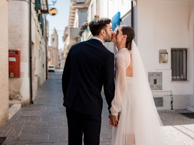 Il matrimonio di Matteo e Benedetta a Città Sant&apos;Angelo, Pescara 116