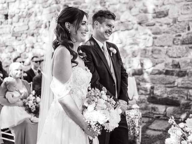 Il matrimonio di Josh e Florence a Calolziocorte, Lecco 32