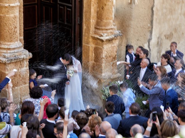 Il matrimonio di Luigi e Carla a Naro, Agrigento 28