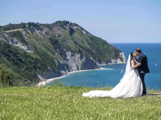 Il matrimonio di Antonia e Sergio a Ancona, Ancona 34