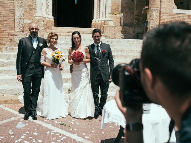 Il matrimonio di Roberto e Federica a Città Sant&apos;Angelo, Pescara 321