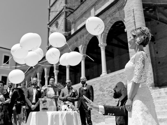 Il matrimonio di Roberto e Federica a Città Sant&apos;Angelo, Pescara 325