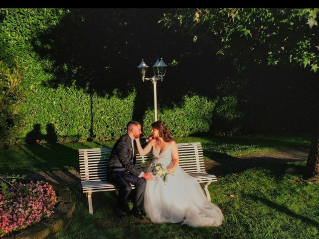 Il matrimonio di Mirko  e Laura  a Ceriano Laghetto, Monza e Brianza 22