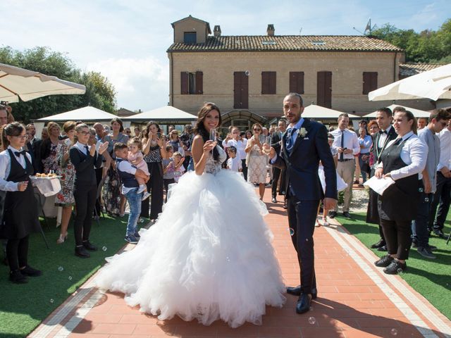 Il matrimonio di Stefano e Rosita a Monte Rinaldo, Fermo 35