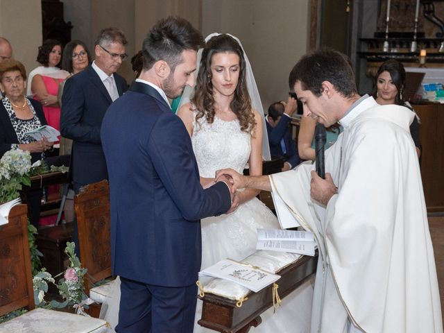 Il matrimonio di Paolo e Deborah a Daverio, Varese 37