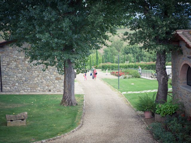 Il matrimonio di Lorenzo e Eleonora a Poppi, Arezzo 6