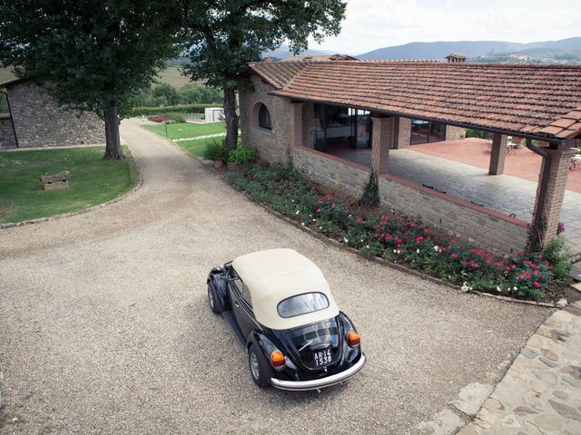 Il matrimonio di Lorenzo e Eleonora a Poppi, Arezzo 8