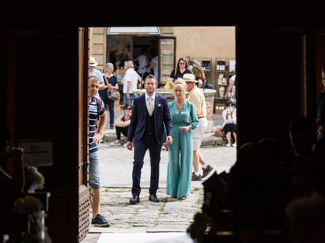 Il matrimonio di Adriano e Sandra a Monteriggioni, Siena 12