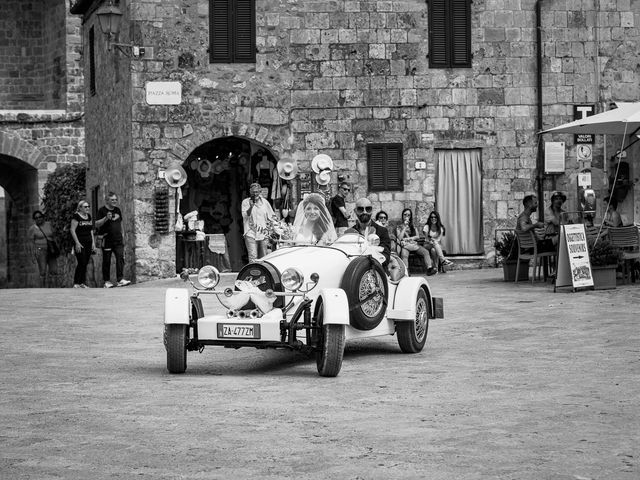 Il matrimonio di Adriano e Sandra a Monteriggioni, Siena 13