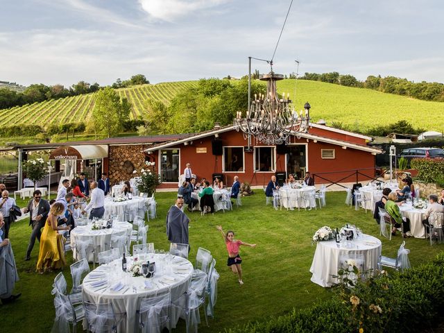 Il matrimonio di Adriano e Sandra a Monteriggioni, Siena 31