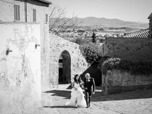 Il matrimonio di Gino e Skeila a Castiglione della Pescaia, Grosseto 11