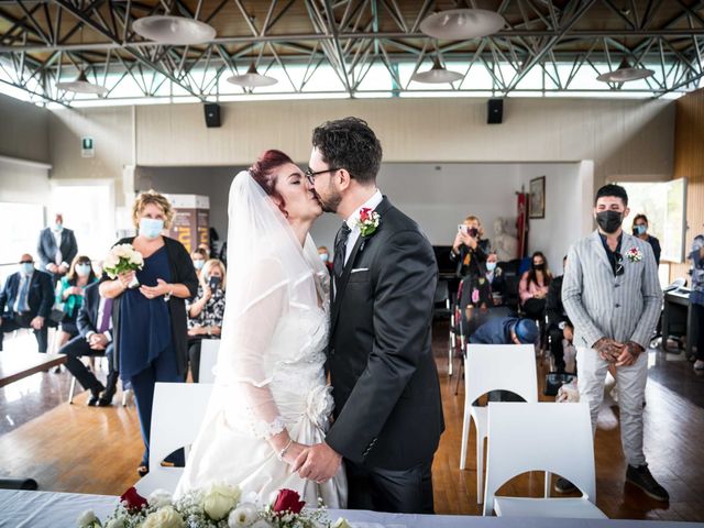 Il matrimonio di Mattia e Mara a Ortonovo, La Spezia 25