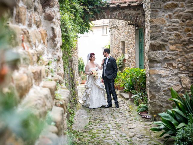 Il matrimonio di Mattia e Mara a Ortonovo, La Spezia 34