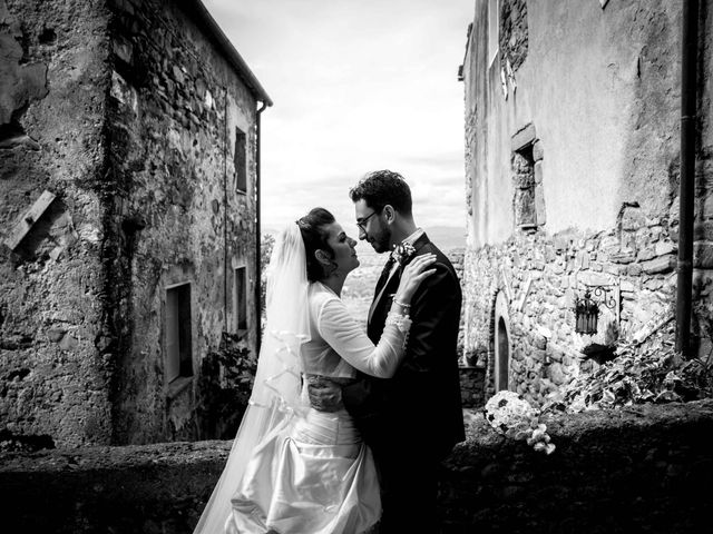 Il matrimonio di Mattia e Mara a Ortonovo, La Spezia 35