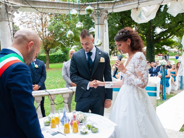 Il matrimonio di Ivan e Roberta  a Misano di Gera d&apos;Adda, Bergamo 26