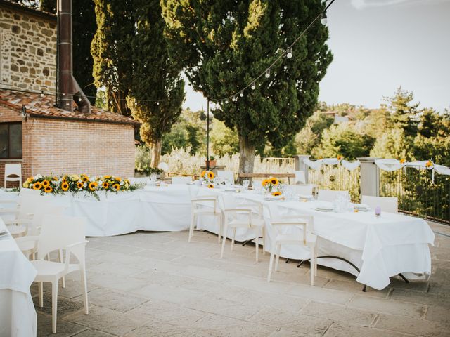 Il matrimonio di Andrea e Veronika a Caprese Michelangelo, Arezzo 1