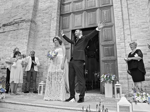 Il matrimonio di Antonio e Debora a Colonnella, Teramo 36