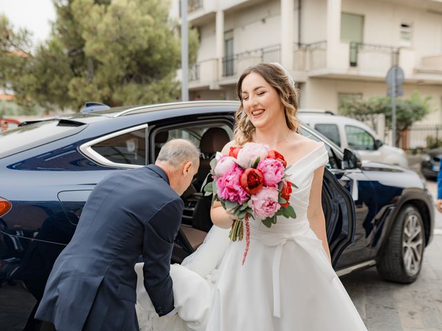 Il matrimonio di Jonathan e Sara a Montesilvano, Pescara 36