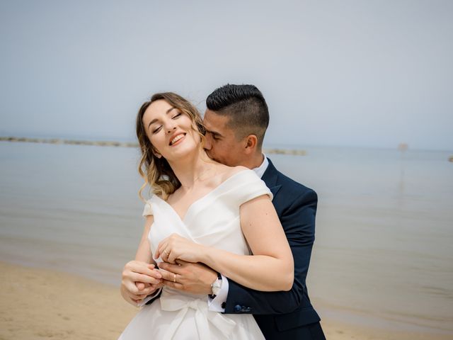 Il matrimonio di Jonathan e Sara a Montesilvano, Pescara 171