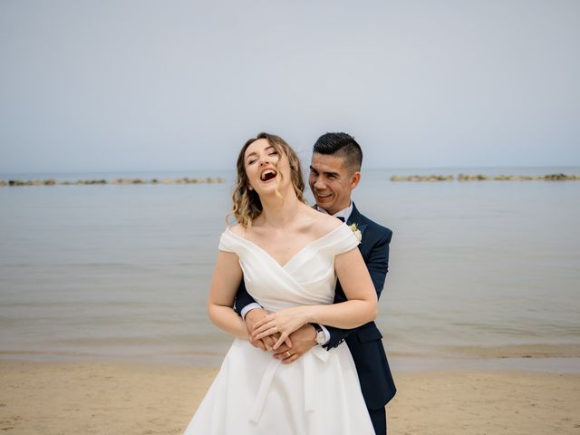 Il matrimonio di Jonathan e Sara a Montesilvano, Pescara 172