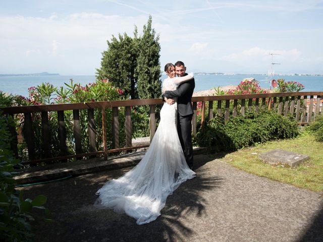 Il matrimonio di Gianmaria e Silla  a Desenzano del Garda, Brescia 10