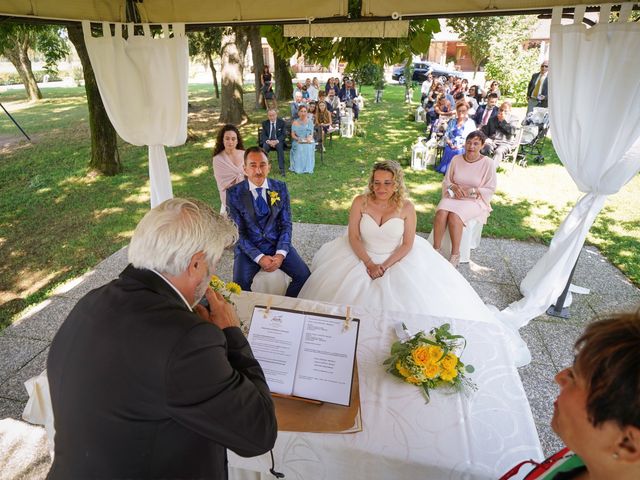 Il matrimonio di Emanuele e Melissa a Scaldasole, Pavia 32