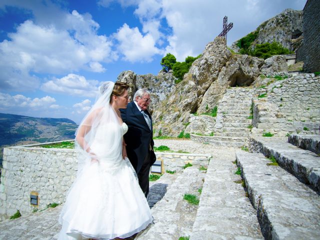 Il matrimonio di Carlo e Alexandra a Caltabellotta, Agrigento 13