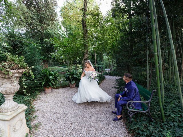 Il matrimonio di Marina e Charlie a Porto Mantovano, Mantova 93
