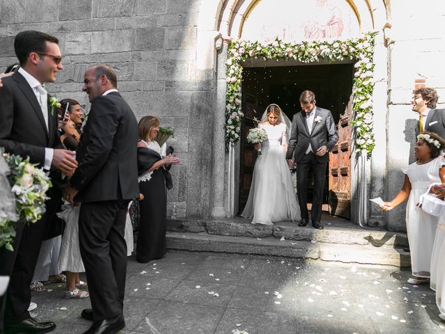 Il matrimonio di Mattia e Martina a Angera, Varese 17