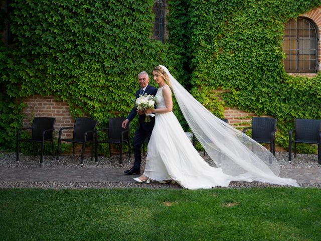 Il matrimonio di Jonathan e Laura a Ziano Piacentino, Piacenza 22