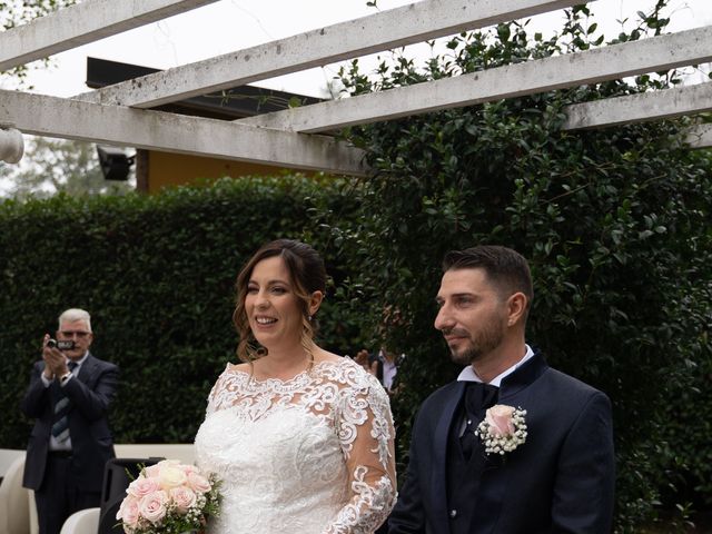 Il matrimonio di Maurizio e Sara a Cogliate, Monza e Brianza 16