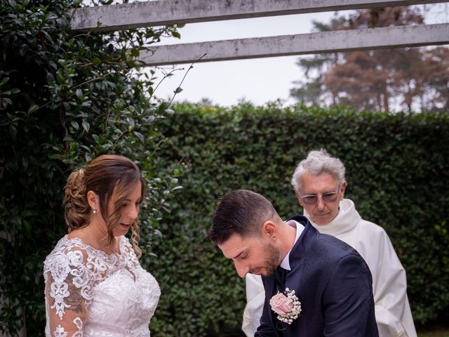 Il matrimonio di Maurizio e Sara a Cogliate, Monza e Brianza 26