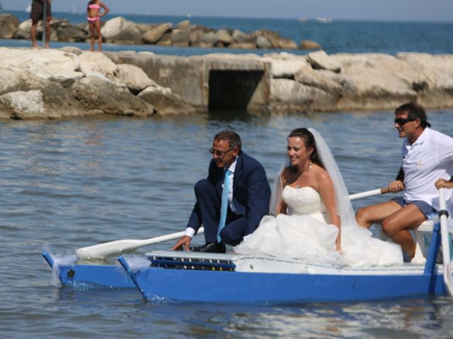 Il matrimonio di Valerio e Ilaria a Porto San Giorgio, Fermo 15