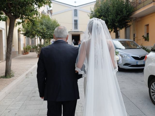 Il matrimonio di Luigi e Luana a Rocca di Neto, Crotone 19